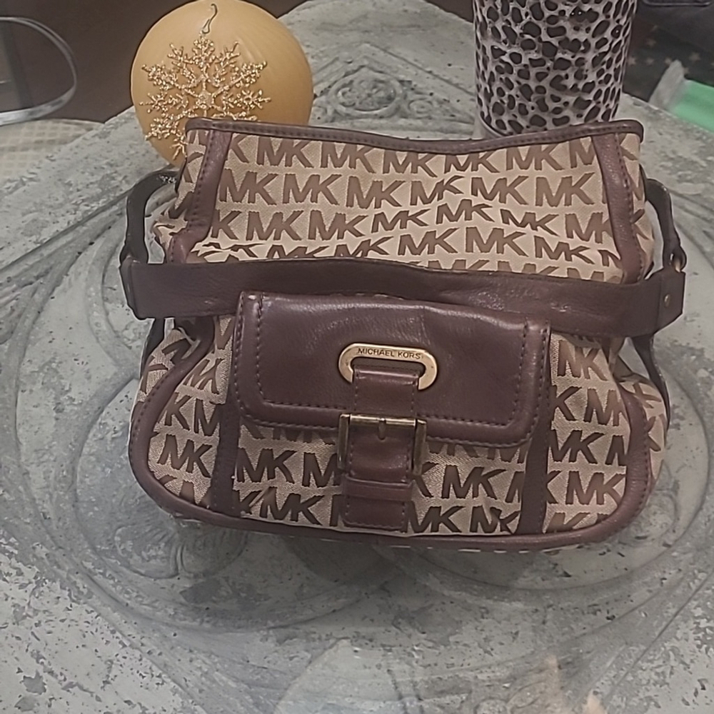 MICHAEL KORS LOGO SHOULDER LEARHER AND CANVAS BAG PURSE
